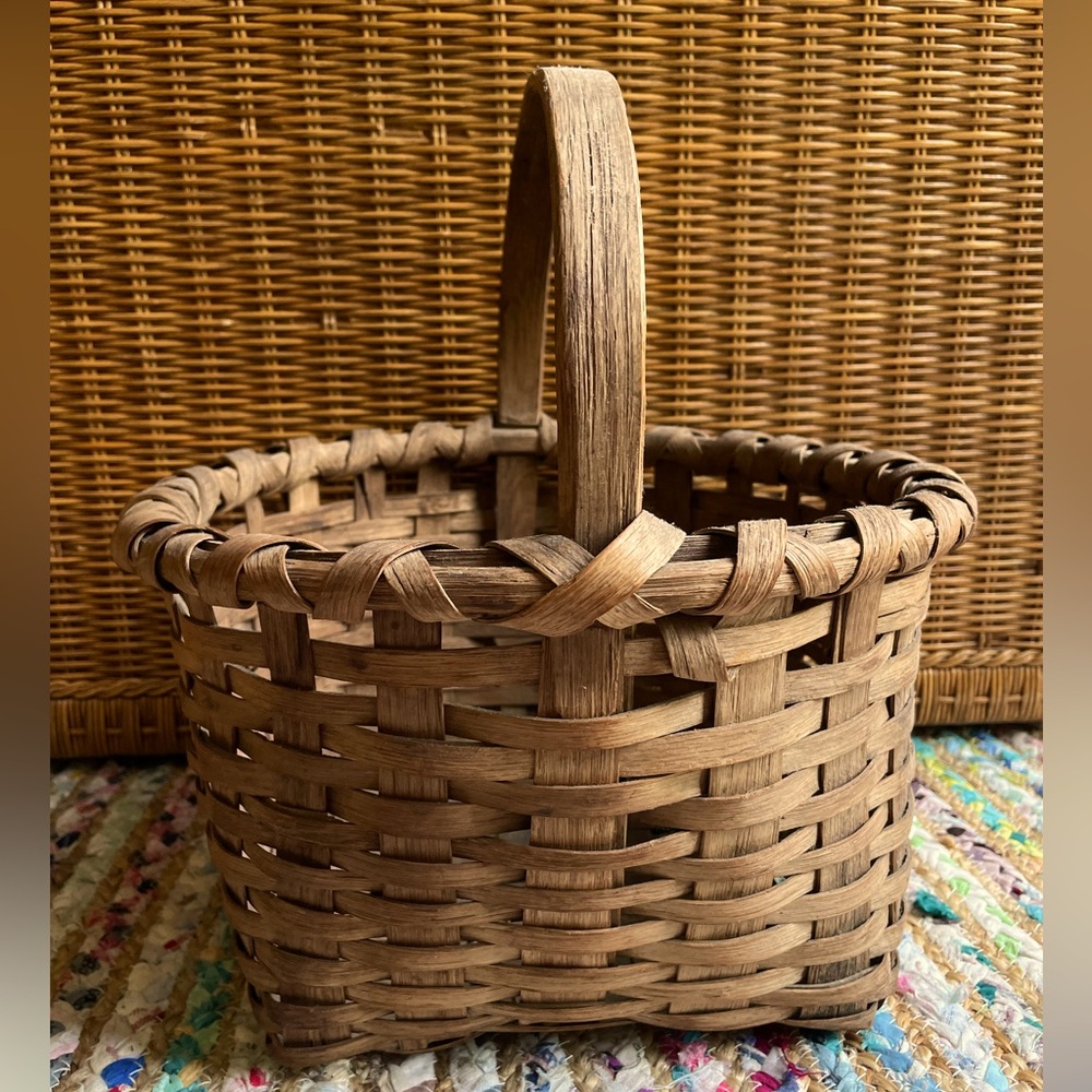 Vintage Apple Basket Handmade Nice Wooden Handle. ~